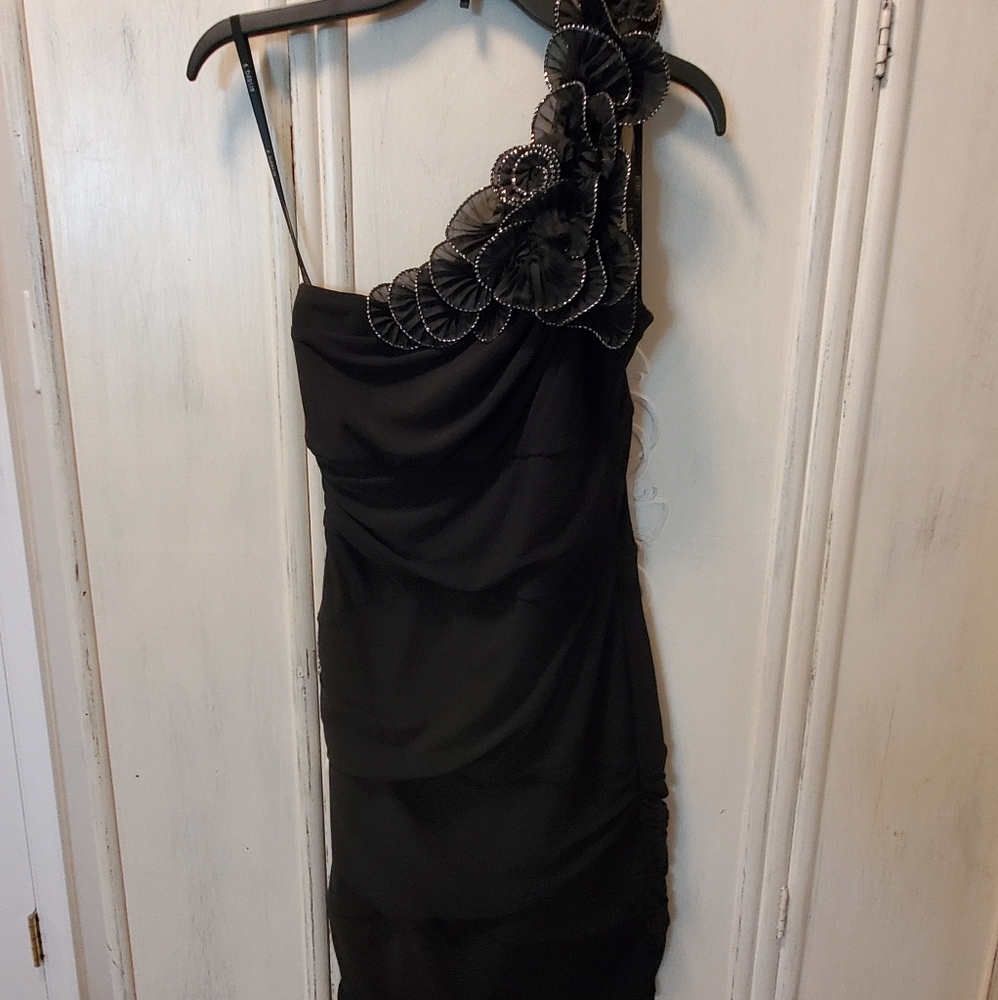 B. Darlin Black mini Dress size 1/2
